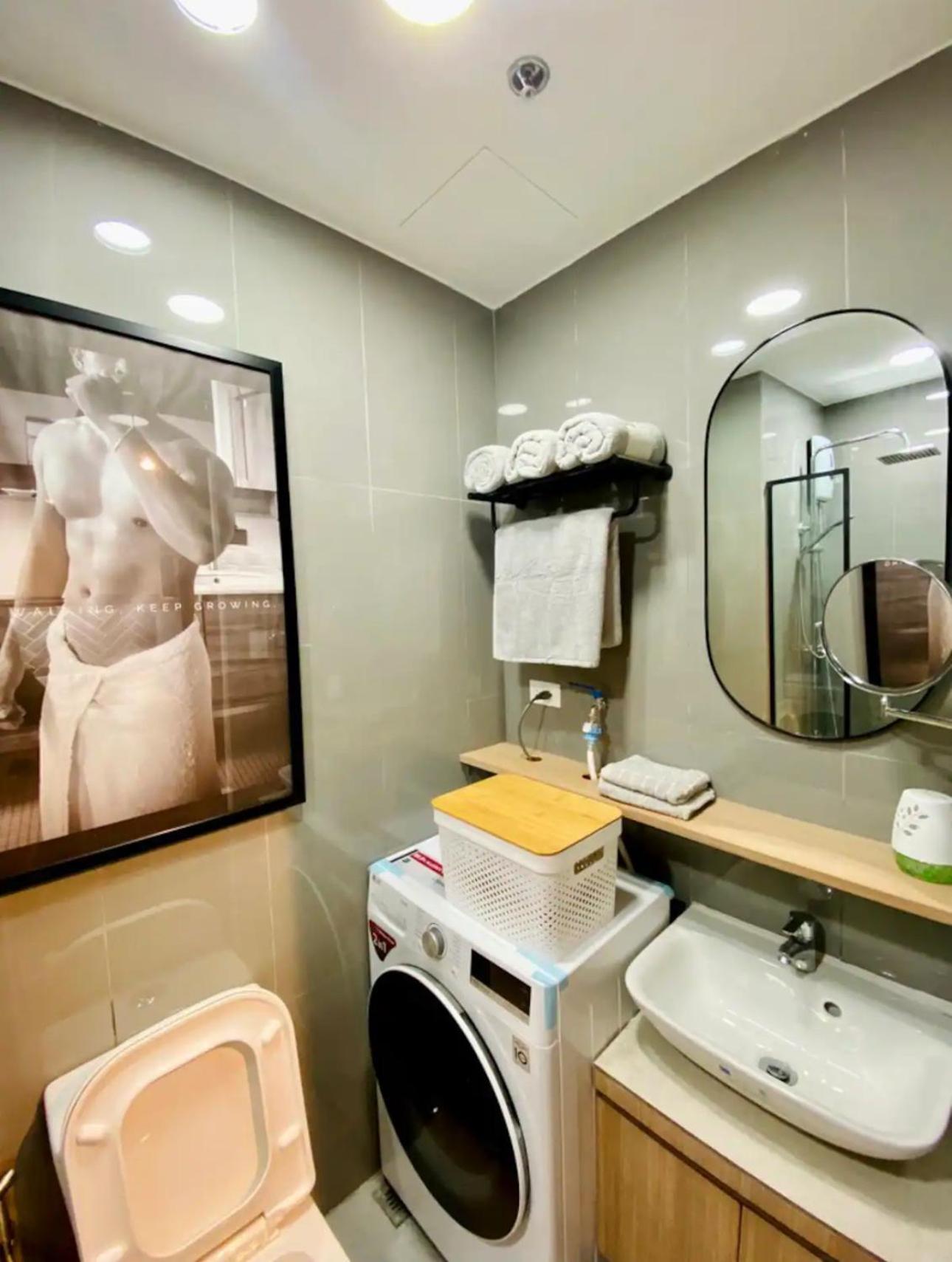 Muji-Inspired Home-Tel In The Heart Of Makati มะนิลา ภายนอก รูปภาพ